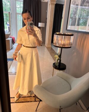 Tina Kandelaki Instagram - Совсем без красного и черного не могу😉
Когда цвета идут, не вижу смысла запрещать себе их носить, даже несмотря на трендовые веяния. Стиль не равно тренды. 

Какой лук на этой неделе побеждает в #БитваЛуков?