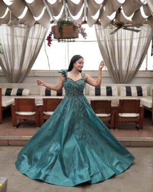 Tina Philip Instagram - Magic and miracles are everywhere 🧚✨
.

Outfit: @bawreefashions 
Clicked by: @memoriaproduction 
Jewellery: @jazzy_the_rentals 
Hair and makeup: @nandanisandha_ 
Location: @truetrammtrunk