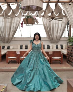 Tina Philip Instagram - Magic and miracles are everywhere 🧚✨
.

Outfit: @bawreefashions 
Clicked by: @memoriaproduction 
Jewellery: @jazzy_the_rentals 
Hair and makeup: @nandanisandha_ 
Location: @truetrammtrunk