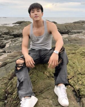 Tinwiphat Khueankaew Instagram - มุมถ่ายรูปที่ดีที่สุด คือ มุมที่มีเราแหละ ว่าม้ายย ? 🤍😁

#ARTTIN #อาร์ตติณณ์ #บ้านอาร์ตติณณ์ #คนของอาร์ตติณณ์