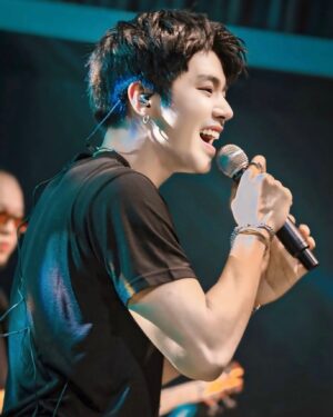 Tinwiphat Khueankaew Instagram - ใช้ชีวิตในทุกๆวันอย่างเต็มที่ และให้ “ความสุข” ช่วยคอยเป็นแรงขับ ที่ค่อยๆ เคลื่อนหัวใจไปข้างหน้า อย่างมั่นคง 🤍☺️

#ARTTIN #อาร์ตติณณ์ #บ้านอาร์ตติณณ์ #คนของอาร์ตติณณ์ #THEAT