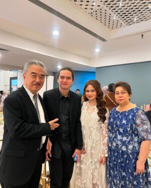Tissa Biani Azzahra Instagram - sabtu minggu selalu jadi hari kondangan!
happy wedding kakakku @ade_govinda & @indiarisa_ semoga menjadi pernikahan yang langgeng sampai akhir hayat 🤍🌻

hair do @hairdo_mitsa 
dress @rorastudio