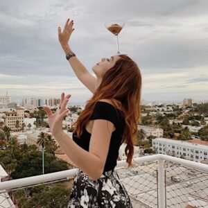 Titi Müller Instagram - Como você equilibra tanto trabalho com a maternidade e vida pessoal?

Sabadou, minhas PJotas 🍸🎉