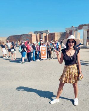 Tiya Sircar Instagram - TFW you’re exploring the absolutely incredible ruins of Pompeii— a lifelong dream TBH — and get super pumped to see a big group of fellow Texans (Longhorns at that!!), instantly & excitedly throw up a Hook ‘Em 🤘🏽, and then immediately reconsider bc…who else would do something like this? In a place like that? It’s us. It’s Texans. The pride we feel, welp, we take it everywhere. 😆🤪

A story in 4 slides. 😂 

#TexasForever #HookEmHorns #LonghornLove #Pompeii #Italy