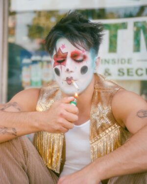 Todd Smith Instagram - @todderic clown at the super bad liquor store ⭐️
Makeup: @downtoclownmakeup
Producer: @polderexpress
Videographer: @bysammismith
Stylist: @brandenruiz
Styling Details:
Vest: @kelsey.randall
Pants: @gucci
Shoes: @camperlab