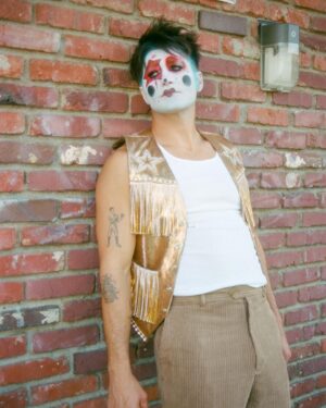Todd Smith Instagram - @todderic clown at the super bad liquor store ⭐️
Makeup: @downtoclownmakeup
Producer: @polderexpress
Videographer: @bysammismith
Stylist: @brandenruiz
Styling Details:
Vest: @kelsey.randall
Pants: @gucci
Shoes: @camperlab