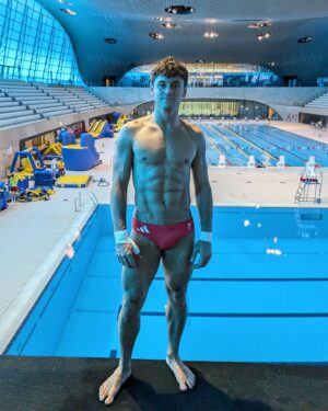 Tom Daley Instagram - Last session in London ✅ Next stop…PARIS! 🇫🇷 💦