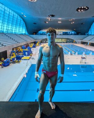 Tom Daley Instagram - Last session in London ✅ Next stop…PARIS! 🇫🇷 💦