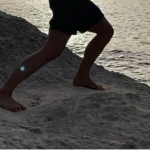 Tom Duquesnoy Instagram - courte est la vie lorsque
parcourue par tant de passion

lorsque vous ne le cherchez plus
la vie se révèle d’elle-même

mort et vie deviennent concept 
happé par ce mystère
ce mystère se révèle