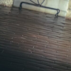 Tom Duquesnoy Instagram - Ne pensez-vous pas qu’aller se confronter à la vie mortelle est la véritable expérience humaine ? Eve, anti-conformiste ne refuse pas de vivre son expérience de la dualité alors elle croque la pomme à pleines dents pour en faire l’expérience par elle-même. Elle refuse l’égo spirituel qui consiste à refuser l’expérience de la matière et elle décide d’incarner pleinement son existence. La pomme représente la liberté et symbolise la fin de l’autorité d’un dieu-image. Et cette pomme agit comme une véritable médecine, un champignon magique ; qui permet à celui qui le goute, de comprendre que la liberté passe par notre expérience, notre cheminement intérieur ; et qu’elle est le résultat de la rencontre de notre propre coeur-esprit avec dieu.