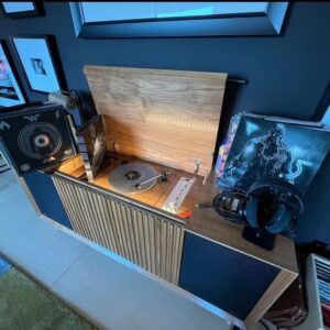 Tom Holkenborg Instagram - Nice to see many of you finally receiving your #SnyderCut vinyl! Love to see it. 👍🏻