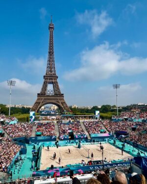 Tomás González Instagram - Gran día en #Paris2024 !!! 
Tuve la suerte de poder comprar entradas para ir a ver a los @primos_grimalt y ganaron! En  unos de los mejores recintos de estos Juegos Olímpicos con la Torre Eiffel de fondo 🤩🤩🤩