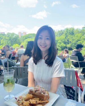 Tomoka Kurokawa Instagram - ♡
お誕生日のコメントありがとうございました🥰皆さんからのメッセージを読んで、幸せな気持ちになりました🌟これからもよろしくお願いします💖
.
先日セントラルパークでボートに乗ってきました🚣‍♂️暑かったですが、天気が良くて心地良かったです😽
日本はもっともっと暑いと聞いていますので👀💦
どうか皆さんがこの夏を元気に乗り越えられますように🙏
🌍
#黒川智花のNY珍道中
#智花inNY
#nyc
#NewYork
#ニューヨーク
#ニューヨーク生活
#centralpark
#centralparkboathouse
ニューヨーク名物 の
#lobsterroll いただきました🦞