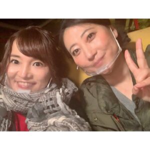 Tomomi Kuno Instagram - 今日の
#BS日テレ #友近 さん #礼二 さんの
#妄想トレイン🙌🏻🚃✨

いよいよ！
窓口も、スタジオも
飛び出してしまいました！😂😂😂✨

鉄道系YouTuberさんの中で〝神〟と呼ばれる
スーツさんも初登場☺️
硬派で真面目な方というイメージですけれど、
トーク中に時折見せる笑顔が大変素敵でした♪
お話しできて光栄です‼️

是非是非！
皆さん奮ってご乗車ください(●'ᴗ'σ)σணღ*🚃

※友近さんはインスタなさっていないので
ご友人の #水谷千重子 さんを
タグ付けさせていただきましたෆ (*´꒳`*)🌸

#BS日テレ #友近礼二の妄想トレイン
#月9は妄想旅 #鉄オタの月9
#友近 さん #礼二 さん
#徳永ゆうき さん #久野知美 #南田裕介ホリプロマネージャー