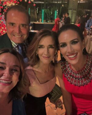 Toñi Moreno Instagram - Fue una noche mágica como ellos @antoniorossi_oficial @hugo_fuertes ; rebosante de amor, rodeados de amigos … y así amanecimos, convencidos de que el AMOR DEL BUENO EXISTE. Os deseo toda la felicidad del mundo.. y que yo pueda ser testigo como hasta ahora. Os quiero.
