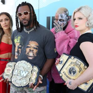 Toni Rossall Instagram - AEW stars at the IMDBoat at San Diego Comic Con 2024
#sdcc #aew #imdb
📸 @imdb @vivienkillilea