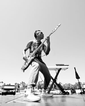 Tony Kanal Instagram - Soundcheck vibes were 🔥today. Stay hydrated and we'll see you soon!

📷: @mattsharkeyphoto