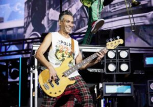 Tony Kanal Instagram - Saturday night was as fun as it gets! There was no better place for us to return to the stage together  than @coachella. Thank you for having us and thank you to the No Doubters who came out or watched the livestream! 

#Coachella #Coachella2024 

📷: @johnshearer