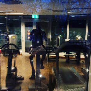 Tony Todd Instagram - 5am workout before #Overseas #Flight