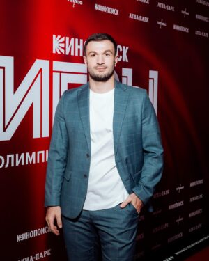 Tornike Kvitatiani Instagram - Листай вправо 👉 
Сериал «ИГРЫ» премьера❗️
Смотрите на Кинопоиске!
Огромное спасибо режиссеру Евгению Стычкину, за прекрасную роль!
Мухаммад будет со второй серии 😃
