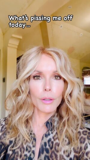 Tracey E. Bregman Instagram - Here’s what’s pissing me off today! Jars being half filled!
#vitamins #jars #halffilled #why #rantoftheday
