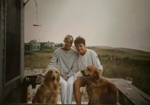 Tracy Pollan Instagram - Same spot, different year! Happy anniversary my love, we haven’t changed a bit 😘 I love you!