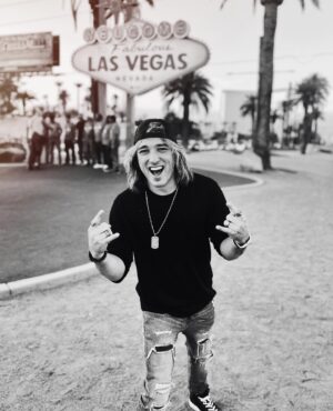 Travis Cormier Instagram - VEGAS BABY VEGAS!!!! 🎉 🤟🏻 @ledert