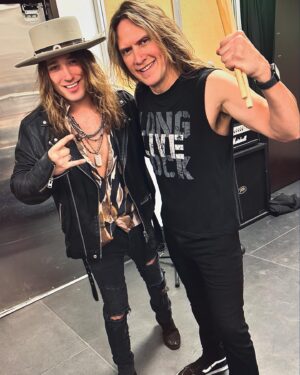 Travis Cormier Instagram - Last night w @blaselias 🔥🤘🏻 @rock_vault