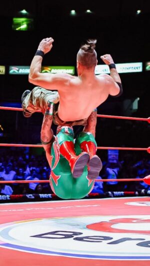 Travis Gordon Instagram - ¡Victoria para México! Templario supera a Flip Gordon y acaba con sus aspiraciones de coronarse Campeón Mundial Medio del CMLL. 

📺 #ViernesEspectacularCMLL en vivo y en exclusiva para miembros “Campeón Mundial” y “Leyenda” del canal ⇒ https://www.youtube.com/channel/UC3lOpKjW4_j4PGXWLNTt4iQ/join