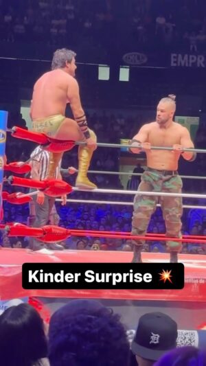 Travis Gordon Instagram - Kinder Surprise 💥 

#LuchaLibre #プロレス #ProWrestling #CMLL #ArenaMexico #FlipGordon #Luchador