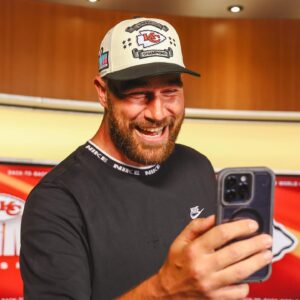 Travis Kelce Instagram - Alright now! @killatrav has signed his new deal ✍️