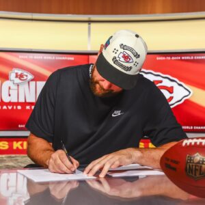 Travis Kelce Instagram - Alright now! @killatrav has signed his new deal ✍️