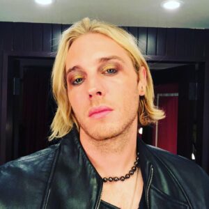 Trevor Duke-Moretz Instagram - Let’s leave Halloween to the professionals... 🎃