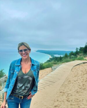 Tricia Helfer Instagram - Lake Michigan stroll today #nature #travel