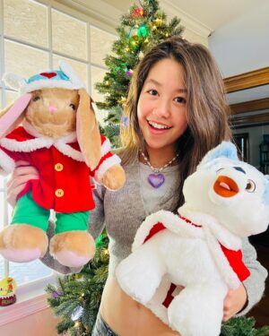 Trinity Bliss Instagram - ✨ Thrilled to be the voice that brings the lovely cute little elf Marzipan to life in the new "Glisten and the Merry Mission" film by @BuildABear Entertainment! Streaming now! 🎬 Join me and Marzipan in spreading the holiday cheer with a new family holiday tradition! #BuildABear #GlistenAndTheMerryMission