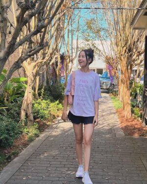 Trinity Bliss Instagram - I am grateful for everyday I get to walk on this 🌎 💕. I feel very lucky to be growing up healthy, happy, and to be able to follow my dreams. I’m mindful this is truly a privilege. 

Hope everyone has an amazing Thanksgiving holiday! Big hugs!!!
- Trin 🩵