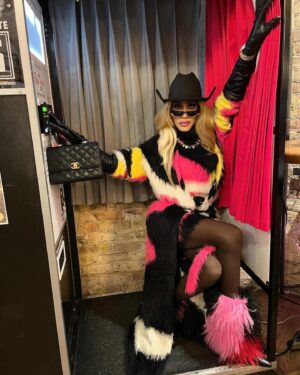Trinity K. Bonet Instagram - Chicago was a movie..and we only in the beginning credits…#chitown #cowgirlsummer #shopakira #chanel