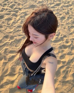 Tsai Jui-hsueh Instagram - Oh-oh ooh-oh~🤍
最近真的好熱 🫠 想跳到海裡游泳
-
喜歡CCD的懷舊感