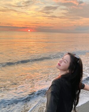 Tsai Jui-hsueh Instagram - 喜歡日出還是夕陽？🧡