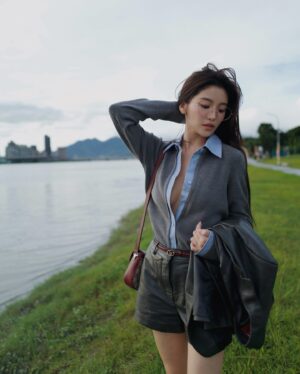 Tsai Jui-hsueh Instagram - 情人節想好要跟誰過了嗎？

這次七夕情人節限定包款
經典的Horsebit 馬銜鍊包款搭配
Rosso Ancora 暗紅色皮革真的好喜歡♥️

@gucci #gucci