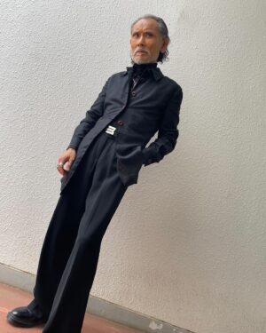 Tsurutaro Kataoka Instagram - ガーネットネックレス✨

⭐️Giorgio Armani（ジョルジオ アルマーニ）ジャケット✨

⭐️オリジナルデザインシルクシャツ✨

⭐️TOMASO（トマソ）パンツ🩳

⭐️BVLGARI（ブルガリ）ベルト✨

⭐️georg jensen （ジョージジェンセン）ヘマタイトイアリング👂

⭐️アンティークガーネットネックレス✨

⭐️アンティークインディアンジュエリーブレスレット✨

⭐️アンティークインディアンジュエリーリング💍

⭐️アンティークTouareg(トゥアレグ)シルバーリング💍

⭐️Dr. Martens（ドクターマーチン）スリッポン👞

#片岡鶴太郎#俳優#画家#ヨーギー#ヨガ#つるちゃん#オシャレ#古着#太田プロ#芸人#ぴよこちゃん#おでん芸#ものまね#ボクシング#ちょっちゅね#pm11時起き#ネックレス#ガーネット#ドクターマーチン#アンティーク