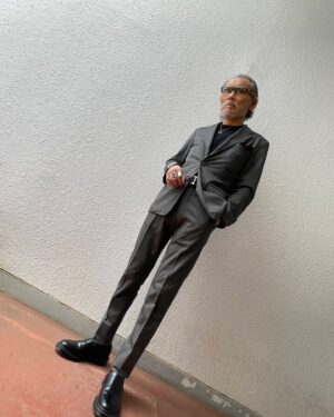 Tsurutaro Kataoka Instagram - 新しいメガネ👓

#片岡鶴太郎#俳優#画家#ヨーギー#ヨガ#つるちゃん#オシャレ#古着#太田プロ#芸人#ぴよこちゃん#おでん芸#ものまね#ボクシング#ちょっちゅね#pm11時起き