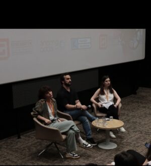Tülin Özen Instagram - @sinemaadasi ‘nın organizasyonunu yaptığı , @sinemateksinemaevi ‘nde gerçekleşen  III. Sinematek Günleri: Sektör Buluşmaları … canım @se.nacar ‘la ‘Ben Sende Tutuklu Kaldım’ isimli oyuncu - yönetmen ilişkisi söyleşimiz.. 2 Haziran 2024.. (fotolar yeni gelmiş ya da ben yeni fark ettim maili )🍄…