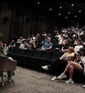 Tülin Özen Instagram - @sinemaadasi ‘nın organizasyonunu yaptığı , @sinemateksinemaevi ‘nde gerçekleşen  III. Sinematek Günleri: Sektör Buluşmaları … canım @se.nacar ‘la ‘Ben Sende Tutuklu Kaldım’ isimli oyuncu - yönetmen ilişkisi söyleşimiz.. 2 Haziran 2024.. (fotolar yeni gelmiş ya da ben yeni fark ettim maili )🍄…