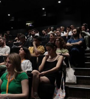 Tülin Özen Instagram - @sinemaadasi ‘nın organizasyonunu yaptığı , @sinemateksinemaevi ‘nde gerçekleşen  III. Sinematek Günleri: Sektör Buluşmaları … canım @se.nacar ‘la ‘Ben Sende Tutuklu Kaldım’ isimli oyuncu - yönetmen ilişkisi söyleşimiz.. 2 Haziran 2024.. (fotolar yeni gelmiş ya da ben yeni fark ettim maili )🍄…