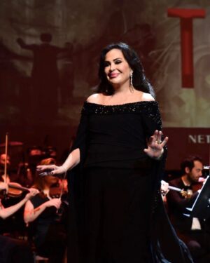 Türkan Şoray Instagram - A.K.M’deki gece benim için çok güzel ve çok özeldi.
Senfoni orkestrasından ve solistlerinden, muhteşem bir konser dinledik.
Katılımcılara, benimle bu geceyi paylaşan sevdiklerime, tüm kalbimle sevgilerimi gönderiyorum.
@net.sanat ‘a da bu güzel proje için teşekkür ediyorum.