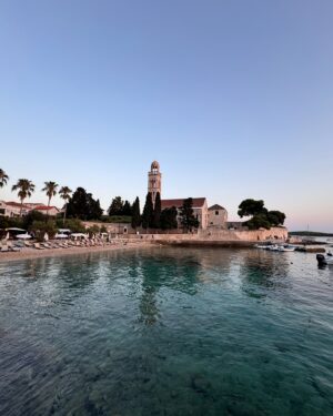Tutú Vidaurre Instagram - Familia ❤️🙏🏽
Ese lugar en el que siento mi esencia, aunque estemos a kilómetros de distancia, nada cambia cuando nos volvemos a encontrar 🏠
📍#photodump de #croacia hvar y split 
#split #hvar