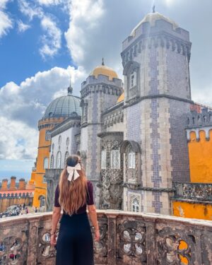 Tutú Vidaurre Instagram - #photodump viajero ✈️🧳
¡ Agrega tu foto viaando, para que no nos falten aventuras !
1. Sintra, ameee este lugar con tanta historia y color ❤️
2. Limpiando playas con Pipe, algo paso que fue chistoso 
3. Olee 🇪🇸 Segovia es hasta ahora mi lugar favorito de España 🙏🏽
4. Lisboa con sus subidas y bajadas.
5. Con mi persona favorita recorriendo☺️
6. Una posera en Miami🥵
7. Felicidad en Oporto !
8. Lluvia en Barcelona ☔️
9. En el puerto⛴️
10. Visitando a mi amiga @unicorniomariaa