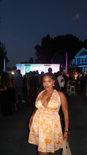Tyla Gomez Instagram - dapping up the 10s @belairpeacock premiere party 🤣🤗 #dappingup10s