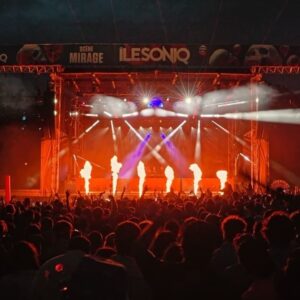 Tyler Marenyi Instagram - NGHTMRE b2b JAUZ at @ilesoniq 🫨

The energy for this set was truly unreal. From first song to last you guys were going absolutely crazy. Thank you for packing out the stage for our set!! 🔮 🦈

🎥/📸: @capturedbycyga